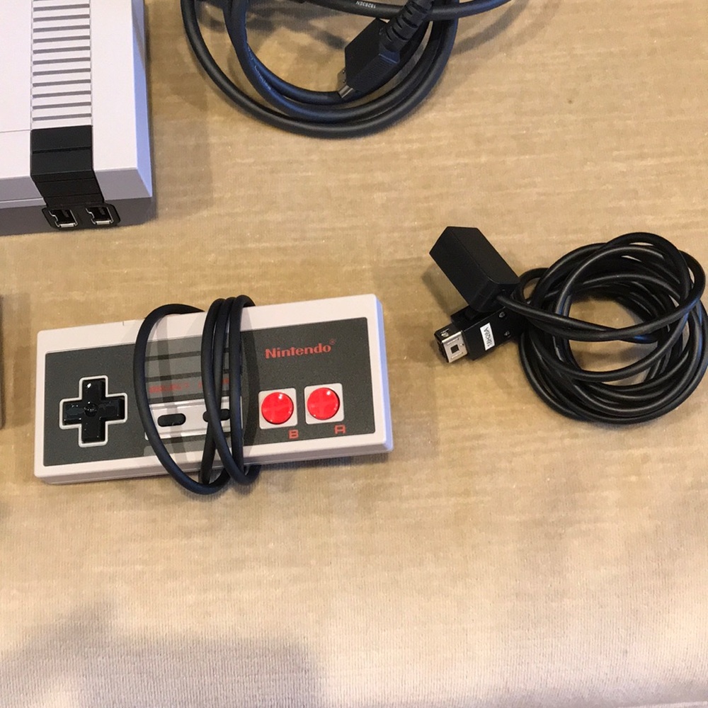 Nintendo NES - Picture 2 of 2